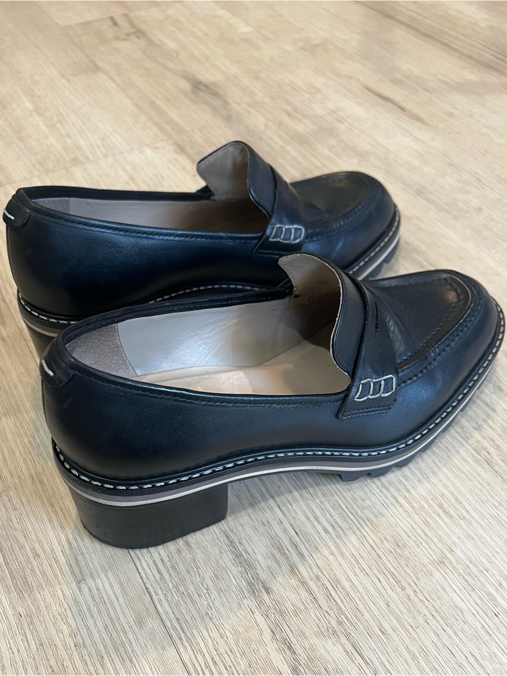 BERNARDO Selma Leather Lug Loafer Size 7.5